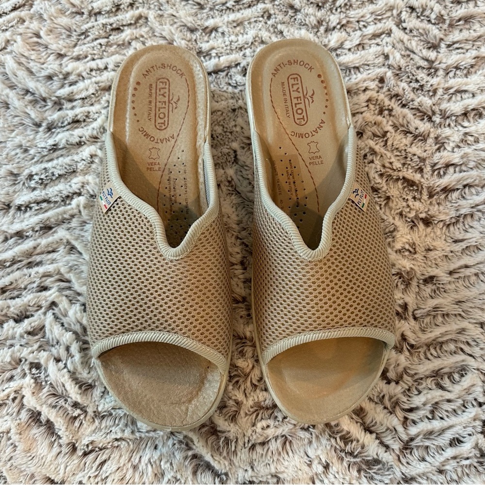 Flyflot Beige Tan Slip-On Women's Sandals size EU 40/US 9 Made in Italy
